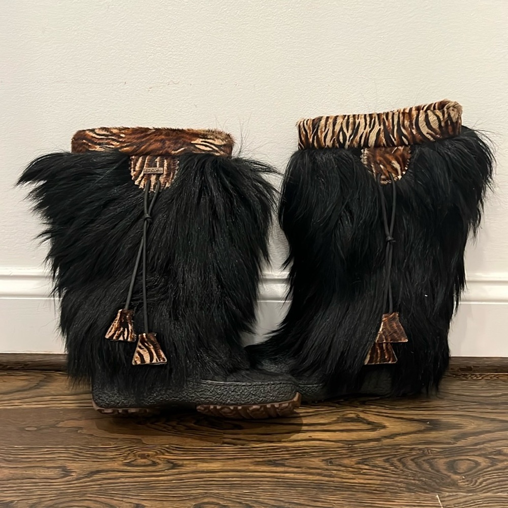 Amazing! “OSCAR” Sport Fur Winter Boots!! Size 37 and 38! U.S. 6 and 7!